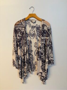 Lilka Anthropologie Abstract Wrap Open Cover One Size Black Cream sheer travel